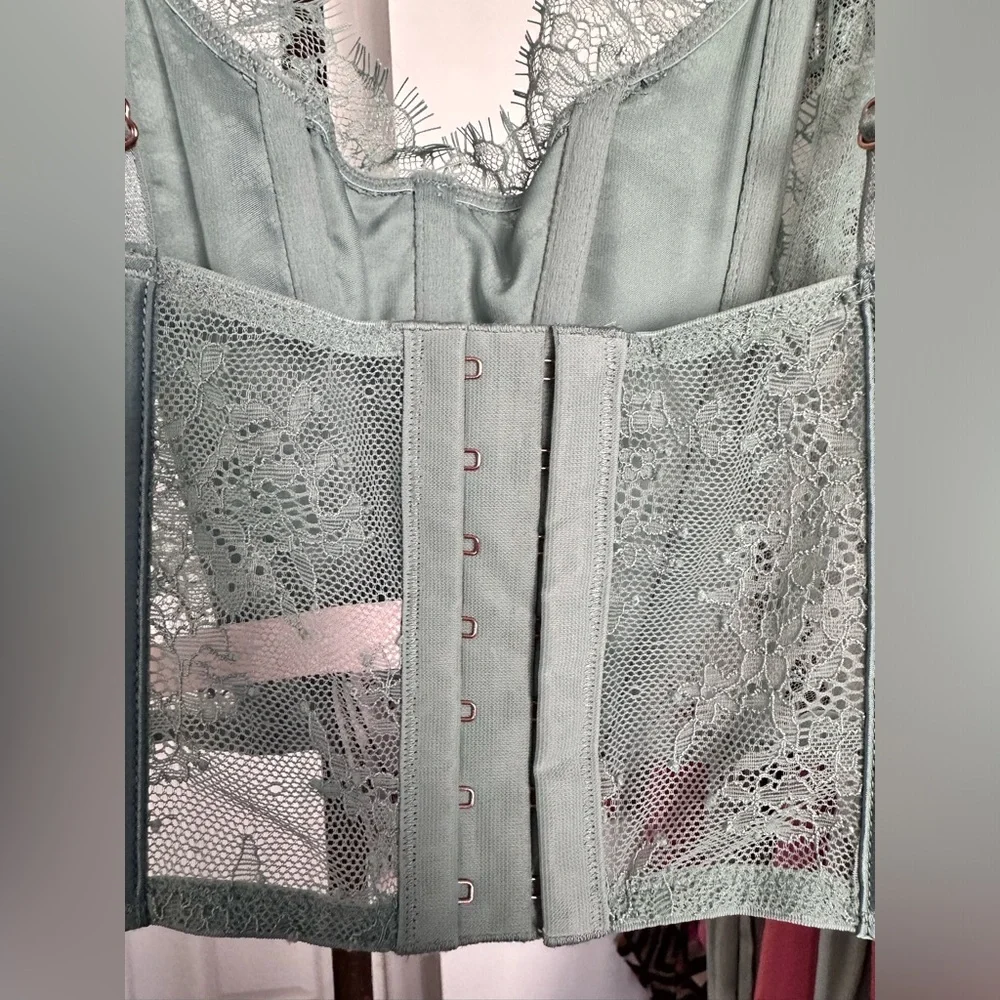 VICTORIA SECRET NWOT Dream Angels Unlined Lace-Up Corset Top small - Picture 5 of 5